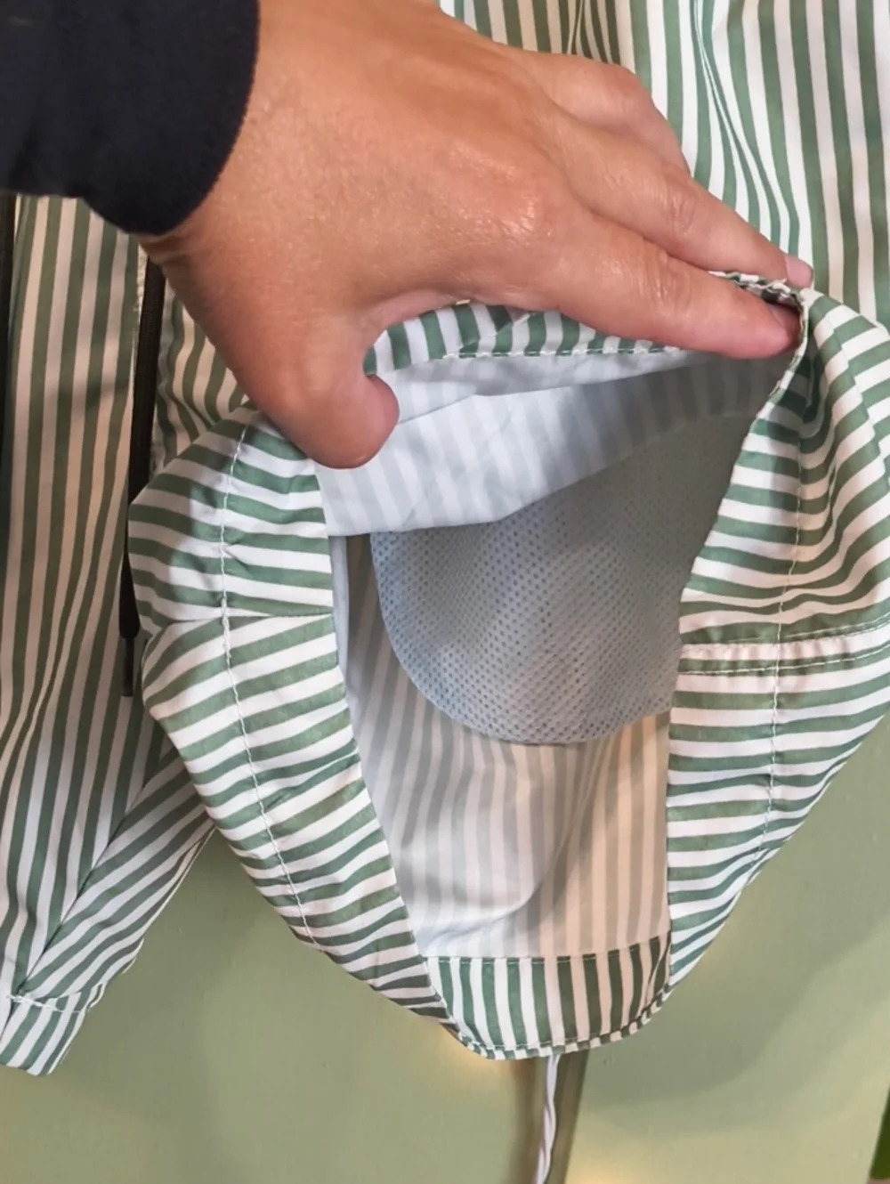 Men's H&M Green White Swim Trucks Bathing Suit Pool Beach Vacation Shorts 🩳 M